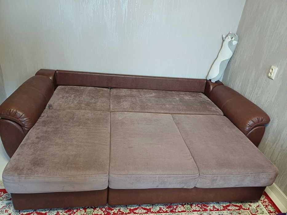 Продам диван 3х местный