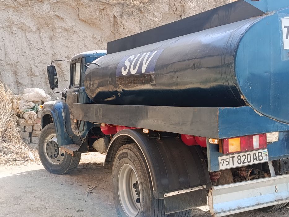 Zil 130  vadavoz dakumintalniy 7 tona balonlar biz kamir yumshoq yevro