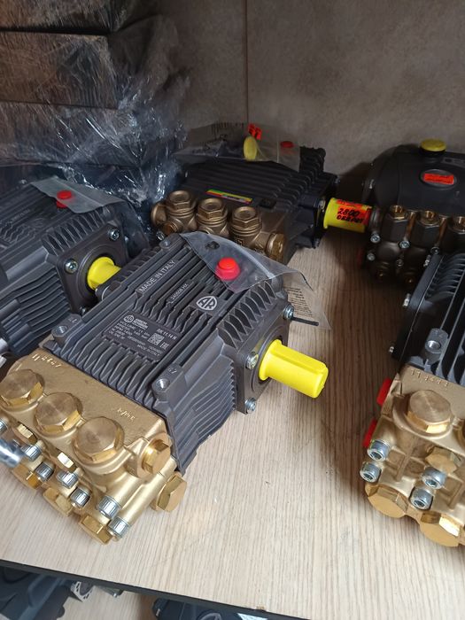 Помпа за високо налягане Interpump W5015 -500 бара