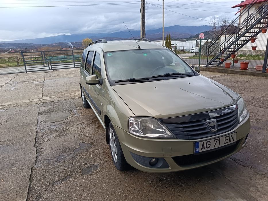 Vând Logan MCV 1.6 !