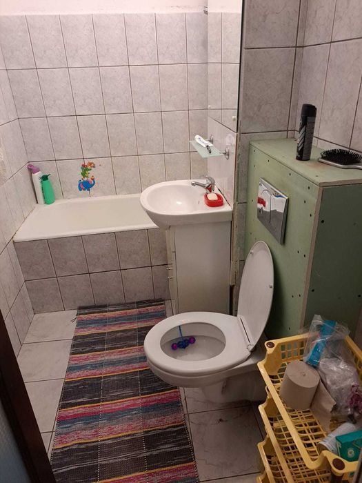 PF dau in chirie ap.3 camere in centru