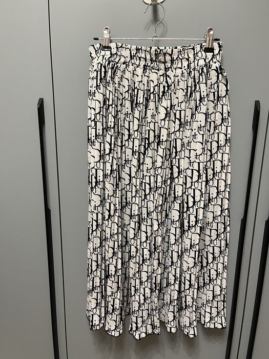 Юбки, платья, кофточки