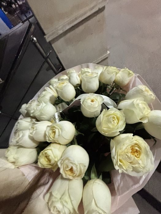 Белый роза букет