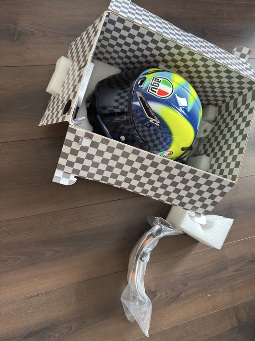 Каска агв писта солелуна soleluna agv pista
