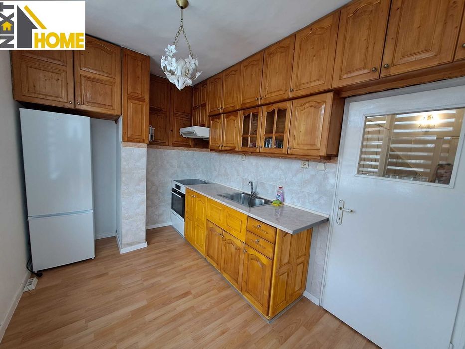 Просторен двустаен апартамент с ГАРАЖ