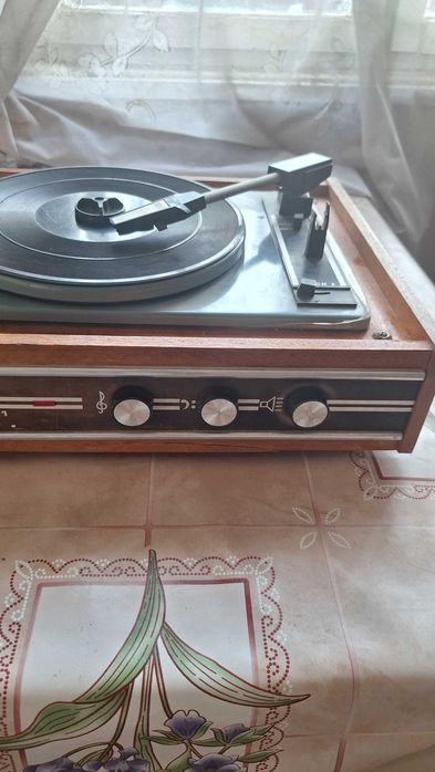 Грамофон „АККОРД-210„