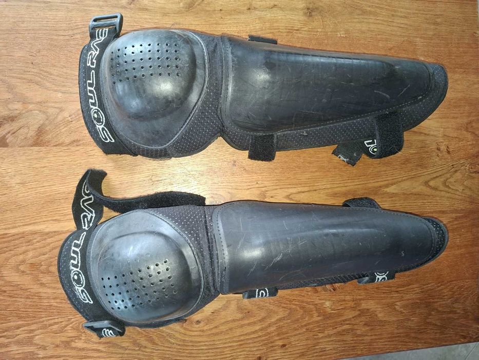 Протектор крака и гръб за мото