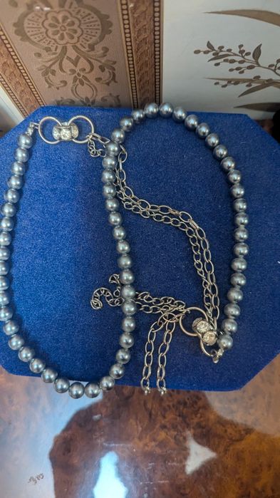 Продам несколько жемчужных сетуаров