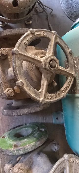 Металически кран