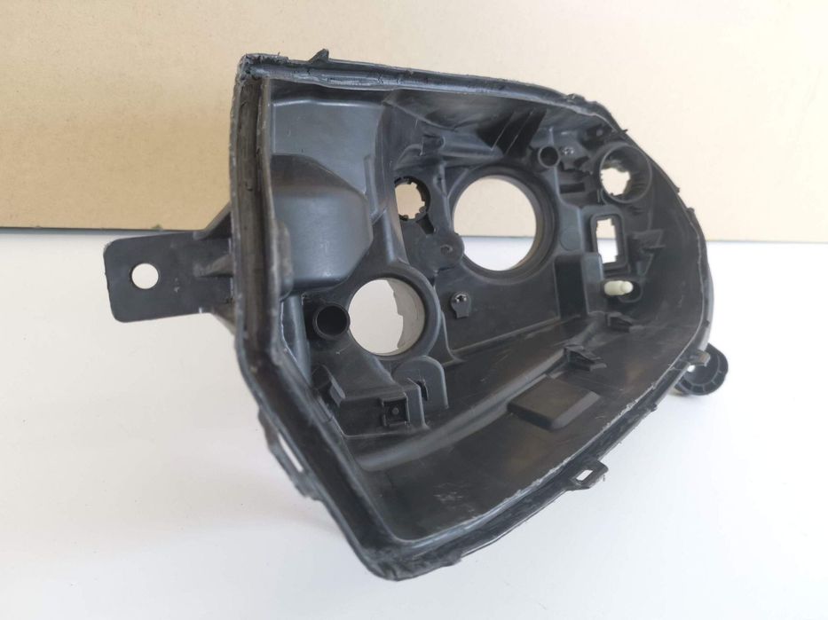 Carcasa Far Stanga Dacia  Logan 2 2013 2014 2015 2016, Sandero 2 2013