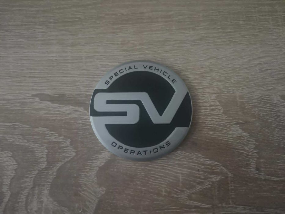 Range Rover SV сиво с черно емблема нов модел