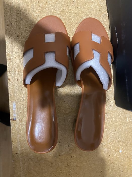 Продам женскую обувь