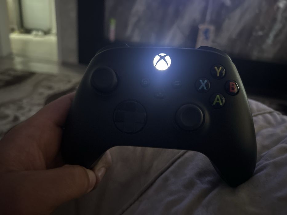 Xbox series s (игры + подписка)