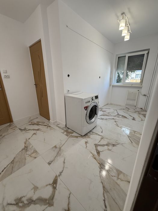 Vand Apartament 2 camere et 1
