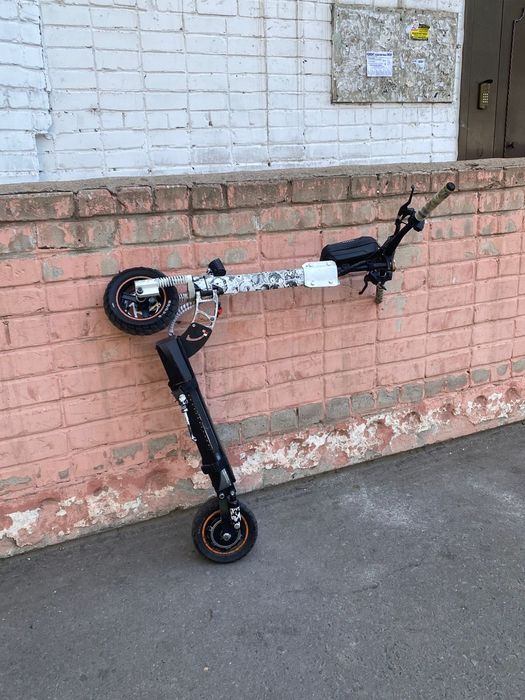 Продам электро самокат куго м4