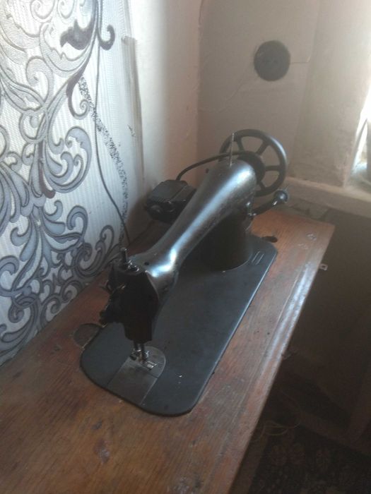 Швейная машинка Зингер с маторчиком