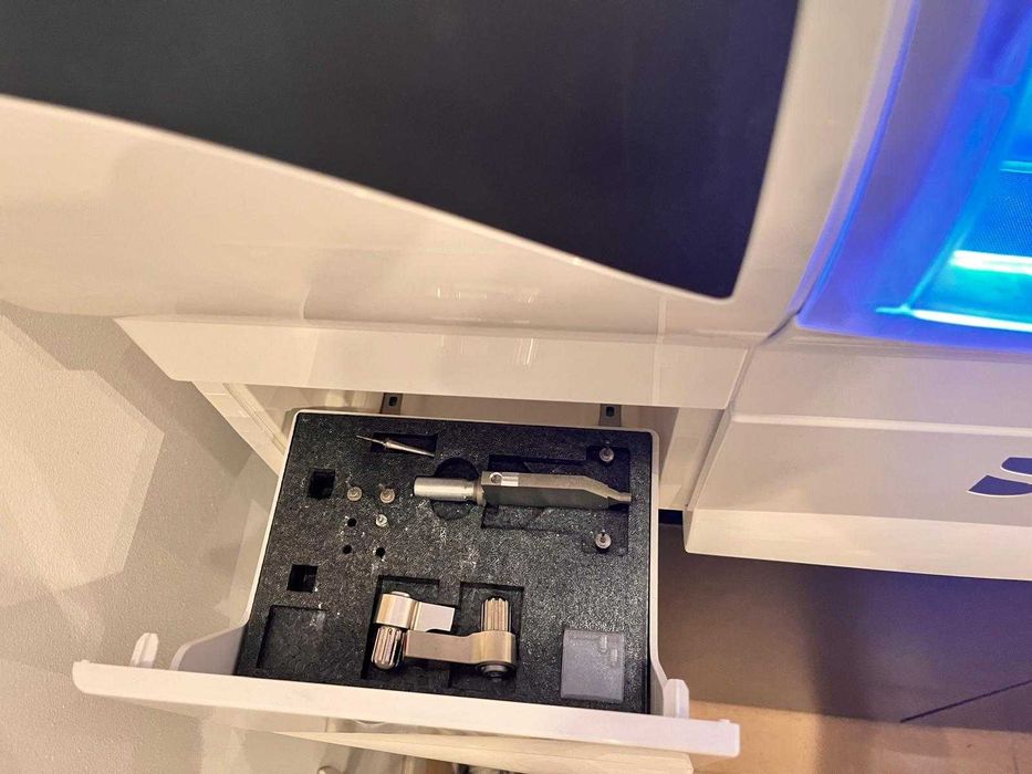 DENTSPLY SIRONA CEREC MCXL PREMIUM + cerec speedfire + unitate aspiratie