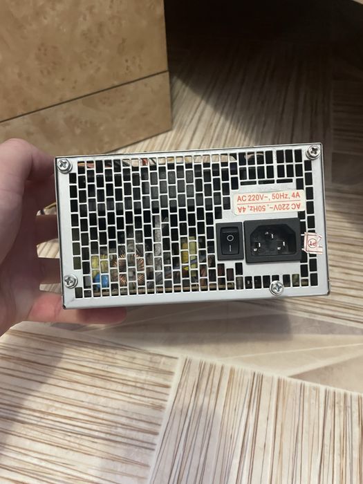 Блок питания HuntKey LW-6400H