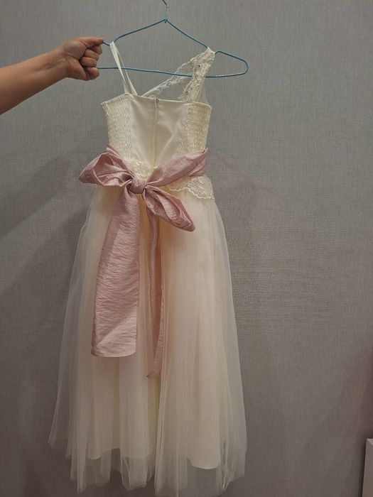 Продам платье для девочки