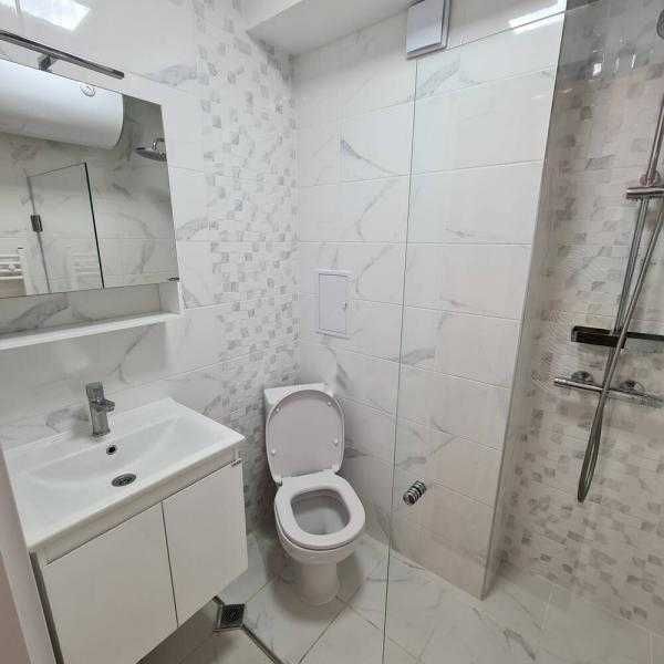 Дава се под наем Двустаен апартамент в Бургас, Зорница - 55 кв.м за 561 € - Снимка #8