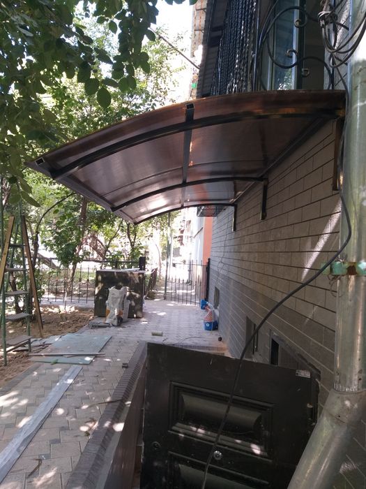 НАВЕС над окном,над БАЛКОНОМ,над входом.Разные материалы для козырьков