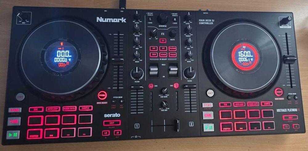 Consola DJ Numark Mixtrack Platinum FX (1000 Lei)