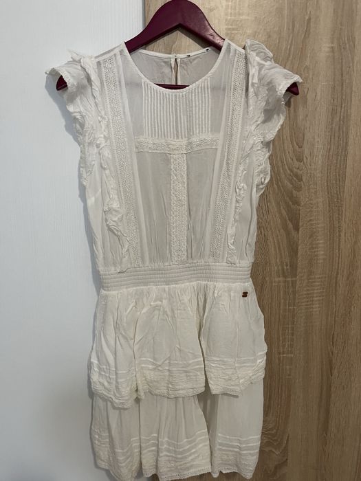 Продавам рокли размер С-М