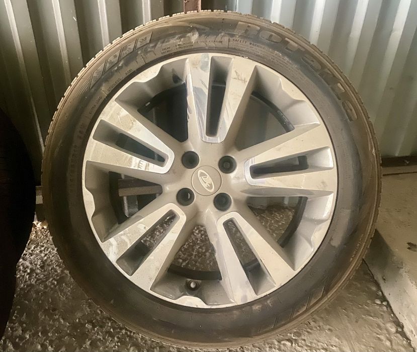 Диска баллон R17 сотилади.