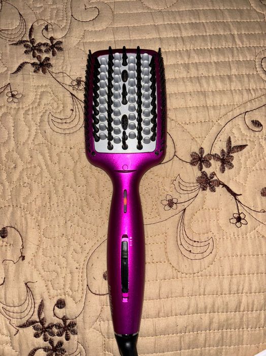 Perie de indreptat parul Babyliss