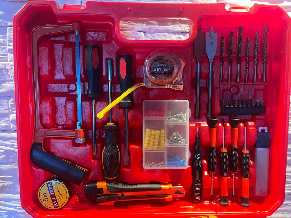 Шуроповерт безщеточный с инструментом