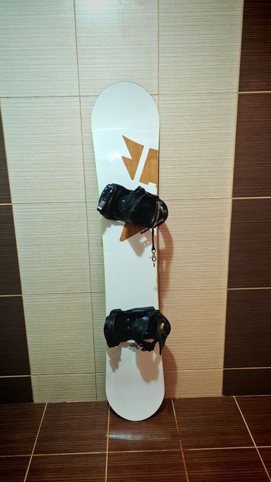 Placa snowboard 155 cm illusion -legaturi boots noi , burton