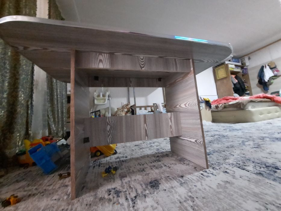 Столь срочно продам