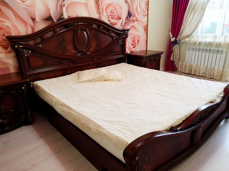 Продам спальный гарнитур