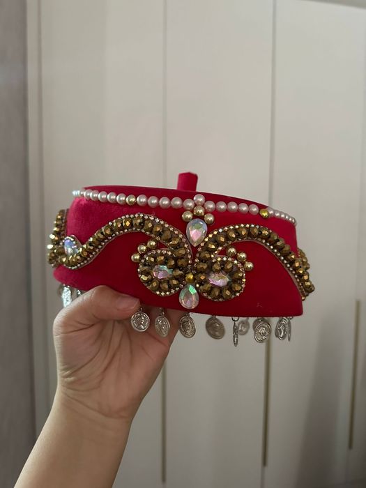 Продам платье нарядное, одевала один раз