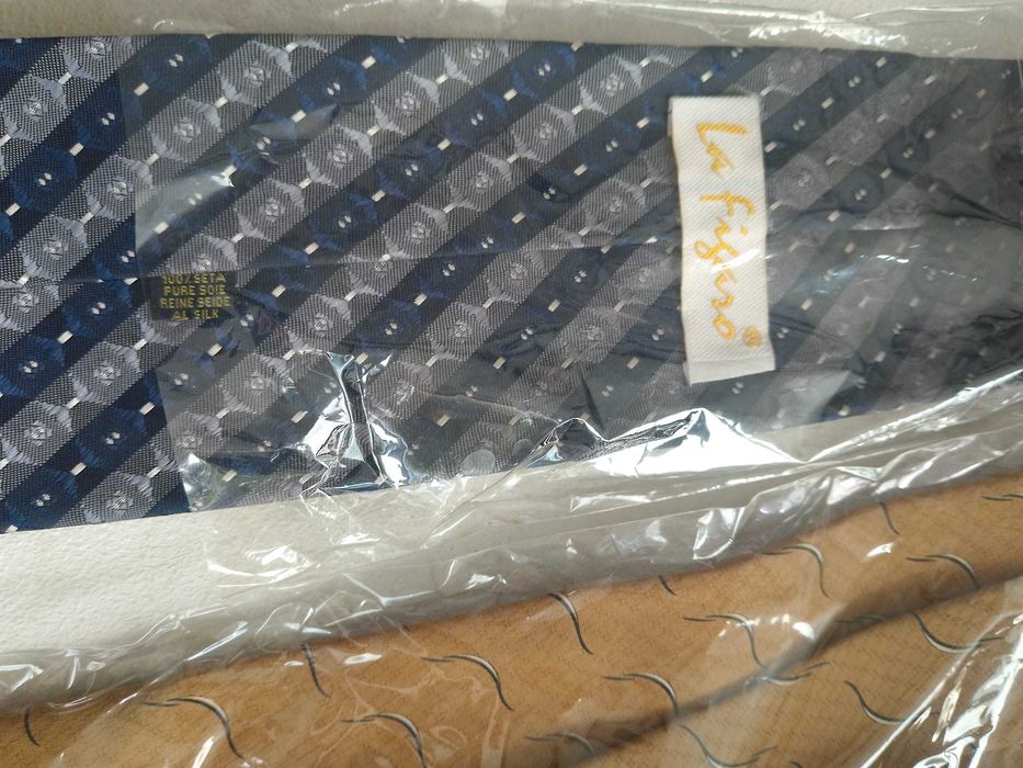 Set 2 cravate, 100% din matase.