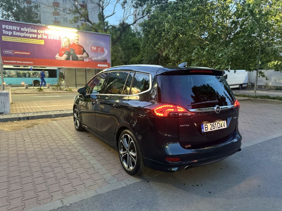 Opel zafira c opc line