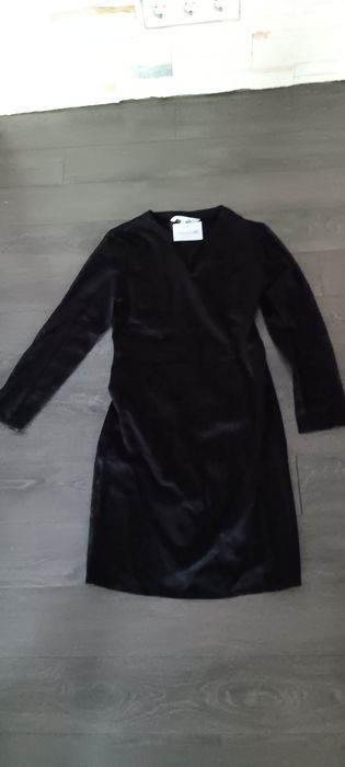 Рокля. Нова. Черна. Не е използвана.