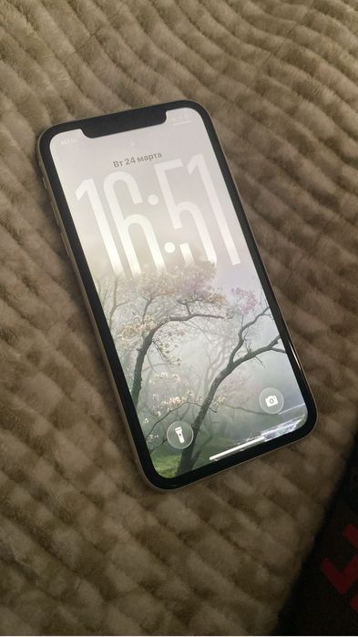 Продам iPhone 11