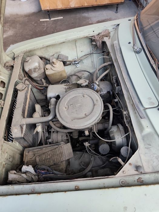 Москвич 412 сотилади срочна