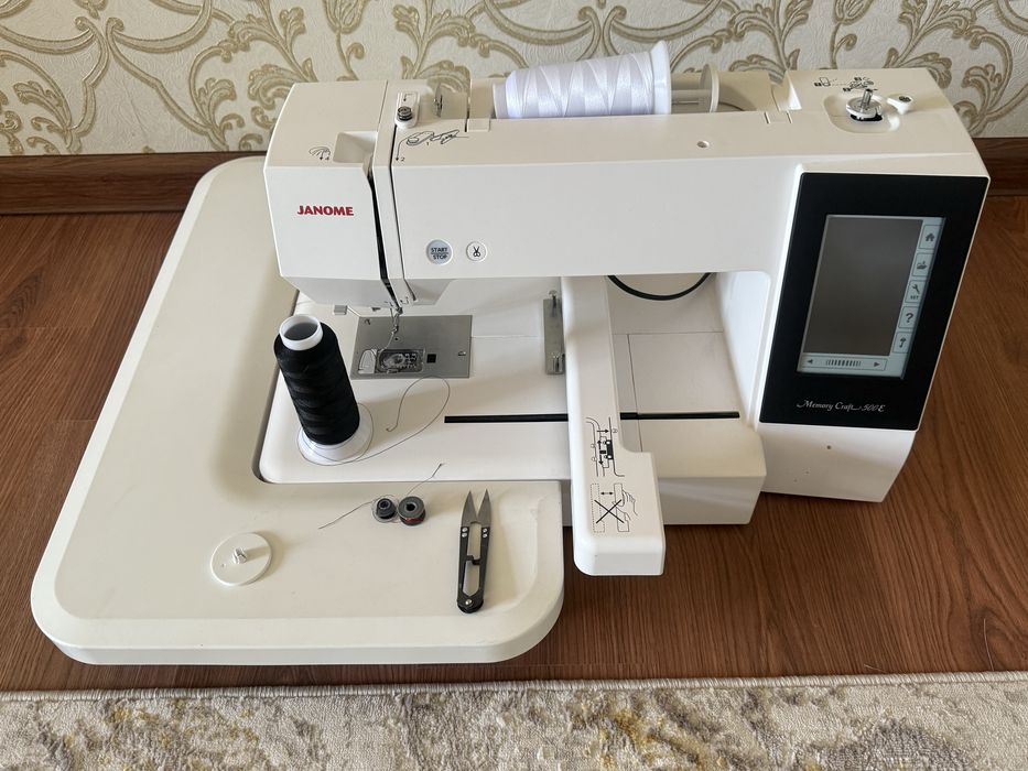 Вышивальная машина Janome Memory craft500e