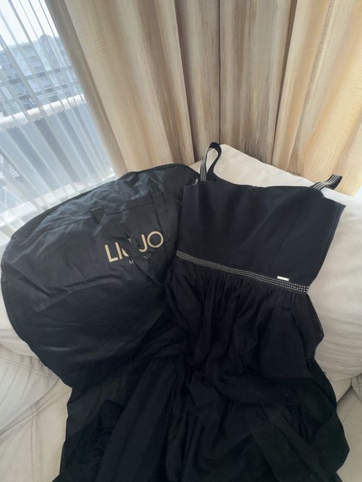 официална черна рокля Liu Jo