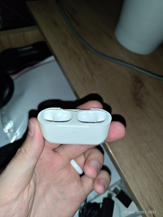 Кейс Airpods Pro на запчасти