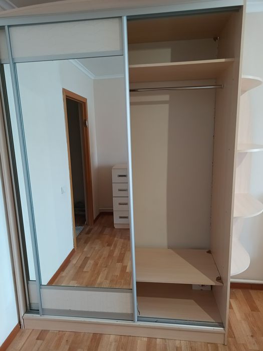 Продам плательно-бельевой шкаф