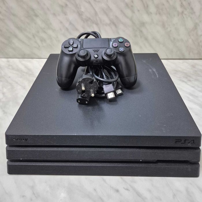 Consola PlayStation 4 Pro - PS4 PRO 1TB cu 1 Maneta si cabluri Zeus Amanet Rahova 35737