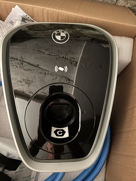 Нова BMW Wallbox Plus Gen 4 - 22 kW трифазна зарядна станция за автомобили