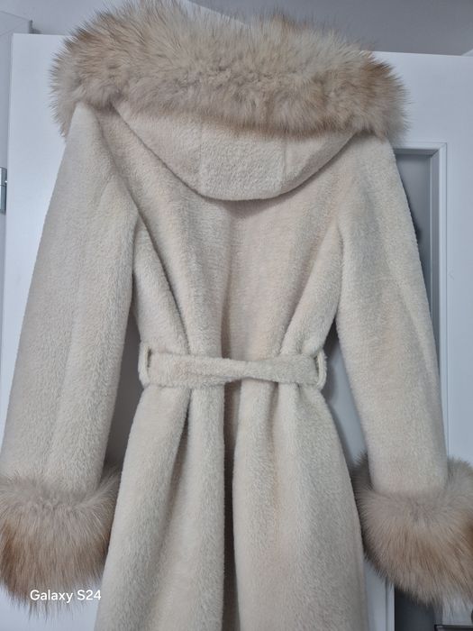 Vând palton blană naturală