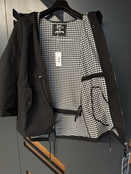 Водоотблъскваща парка Guеss