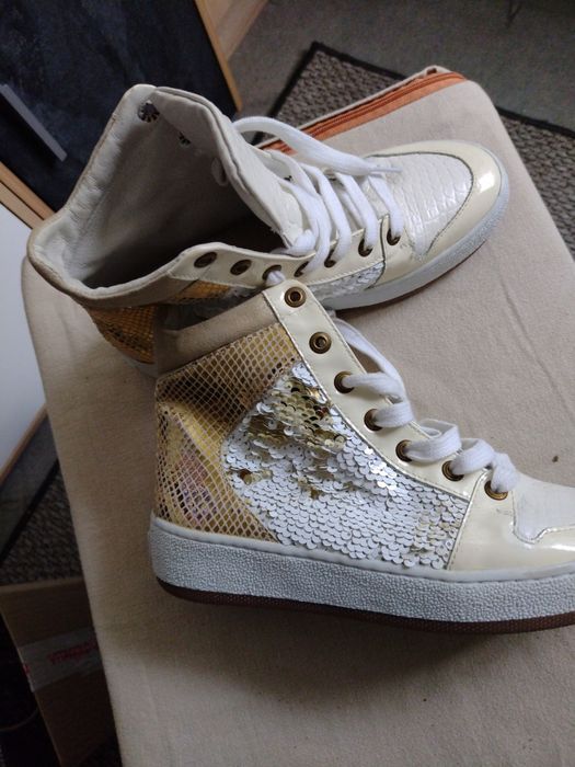 Дамски боти от естествена и еко кожа