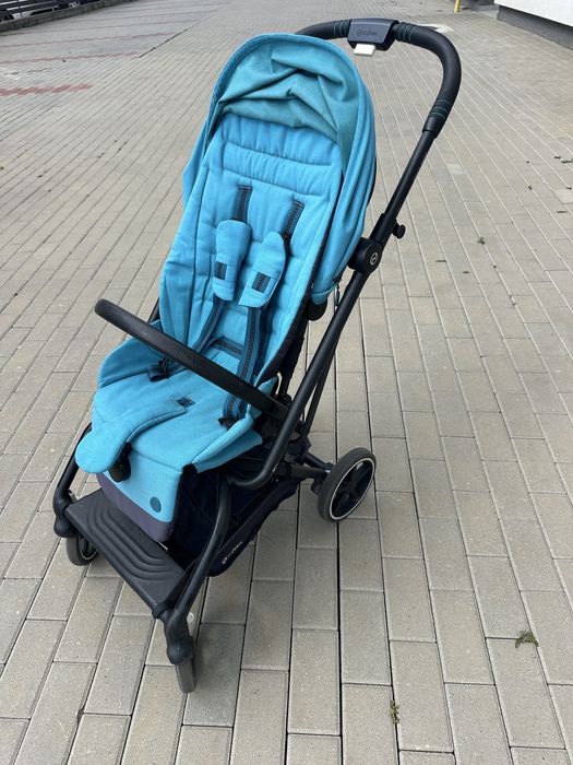 Carucior sport compact pentru bebelusi Cybex EEZY S Twist+ cadru negru si protectie pentru ploaie
