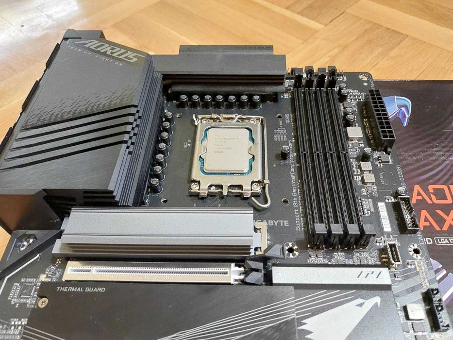 Intel Core i7 13700KF + Gigabyte Z790 Aorus Elite AX Wi-Fi DDR5